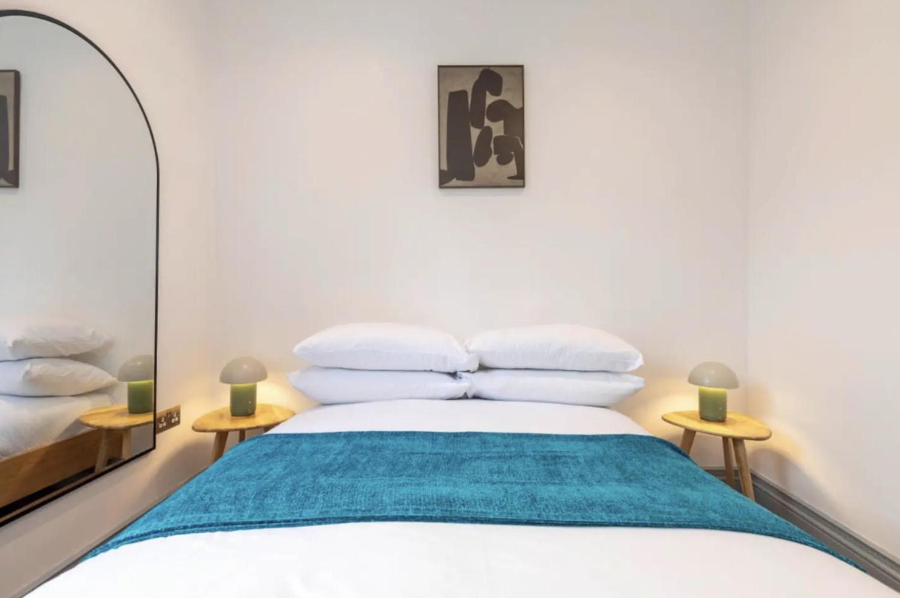 Urban Chic: Stylish 1-bed In The Heart Of The City Apartamento