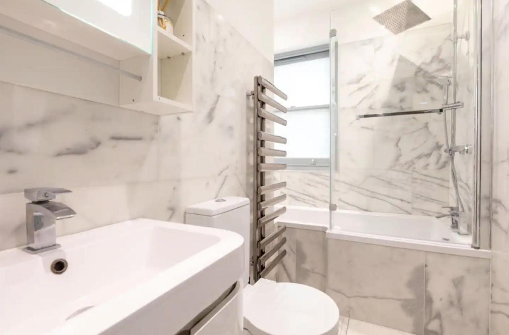 Urban Chic: Stylish 1-bed In The Heart Of The City Apartamento *